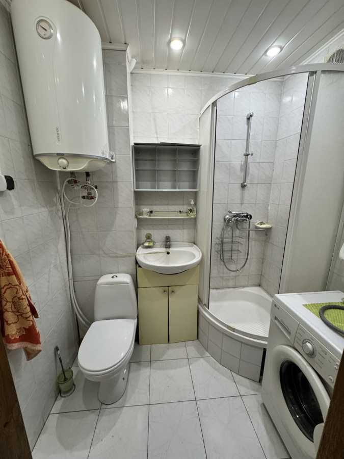 Оренда 2-кімнатної квартири 61 м², Райдужна вул., 3Б