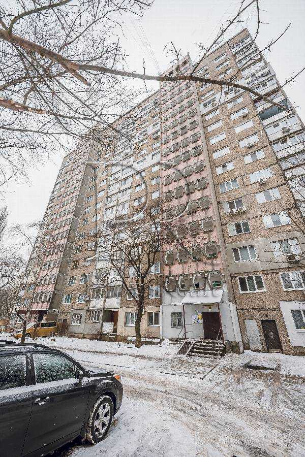 Продаж 3-кімнатної квартири 72 м², Булгакова вул., 3