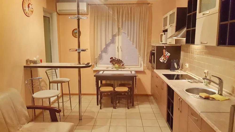 Оренда 1-кімнатної квартири 47 м², Машинобудівна вул., 21А