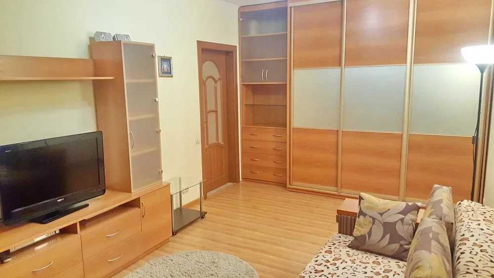 Оренда 1-кімнатної квартири 47 м², Машинобудівна вул., 21А