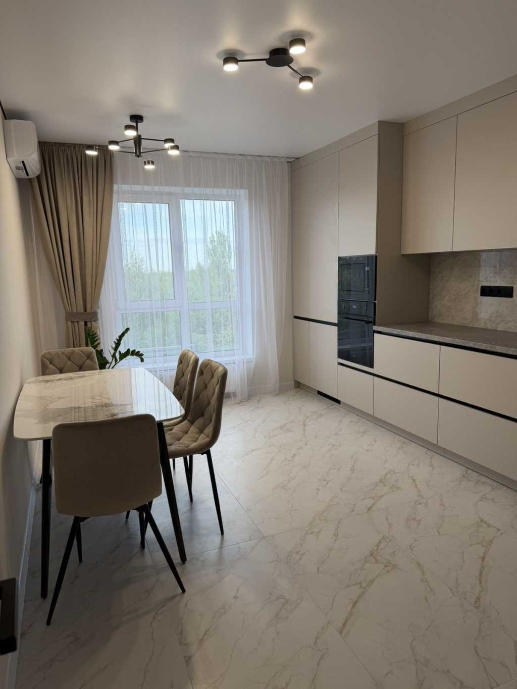 Оренда 2-кімнатної квартири 65 м², Метрологічна вул., 107Г