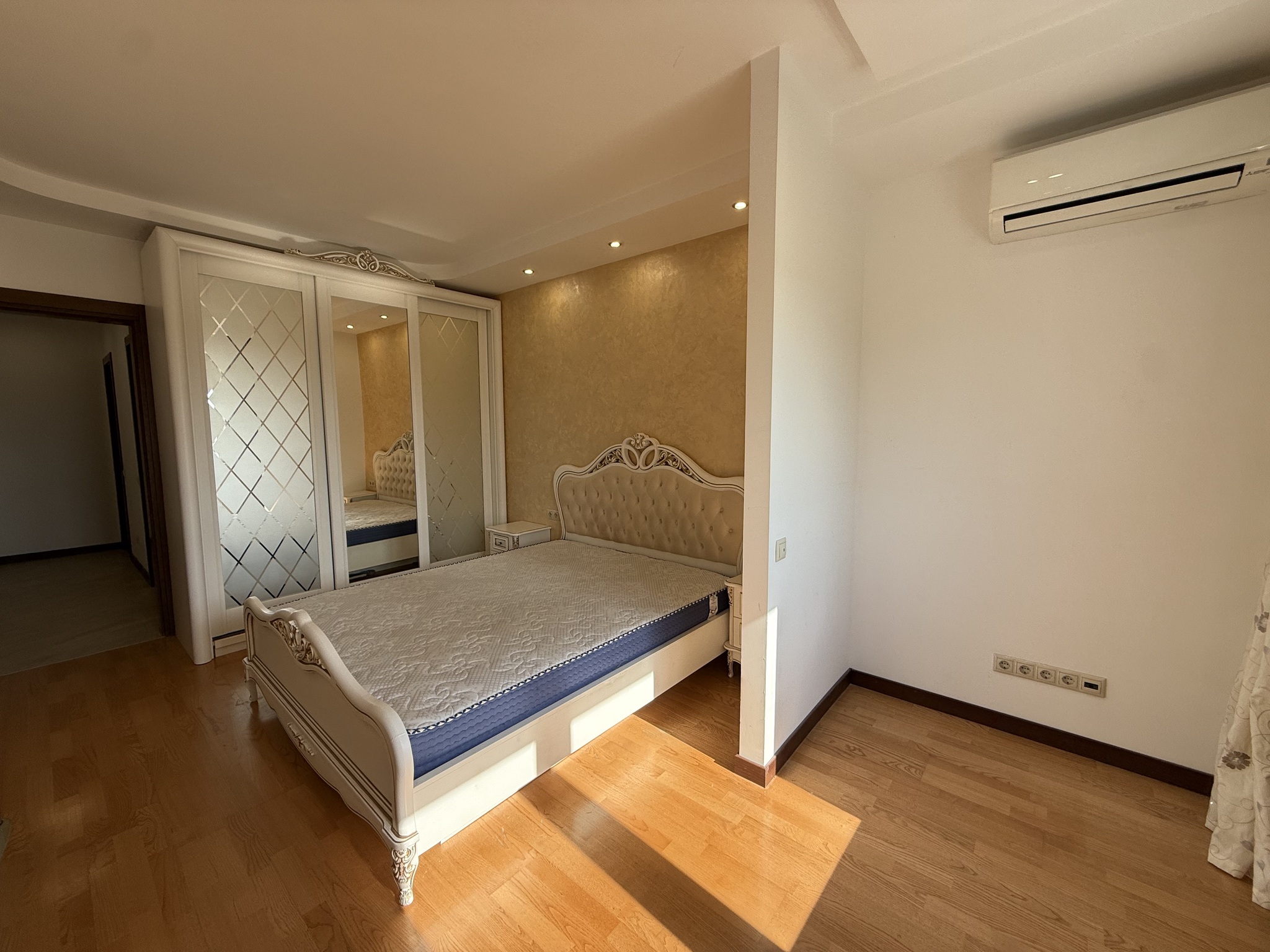 Продаж 3-кімнатної квартири 99.7 м², Григорія Ващенко вул., 1