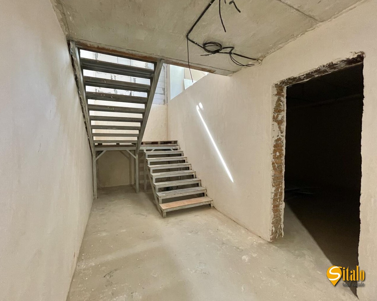 Продаж будинку 300 м²