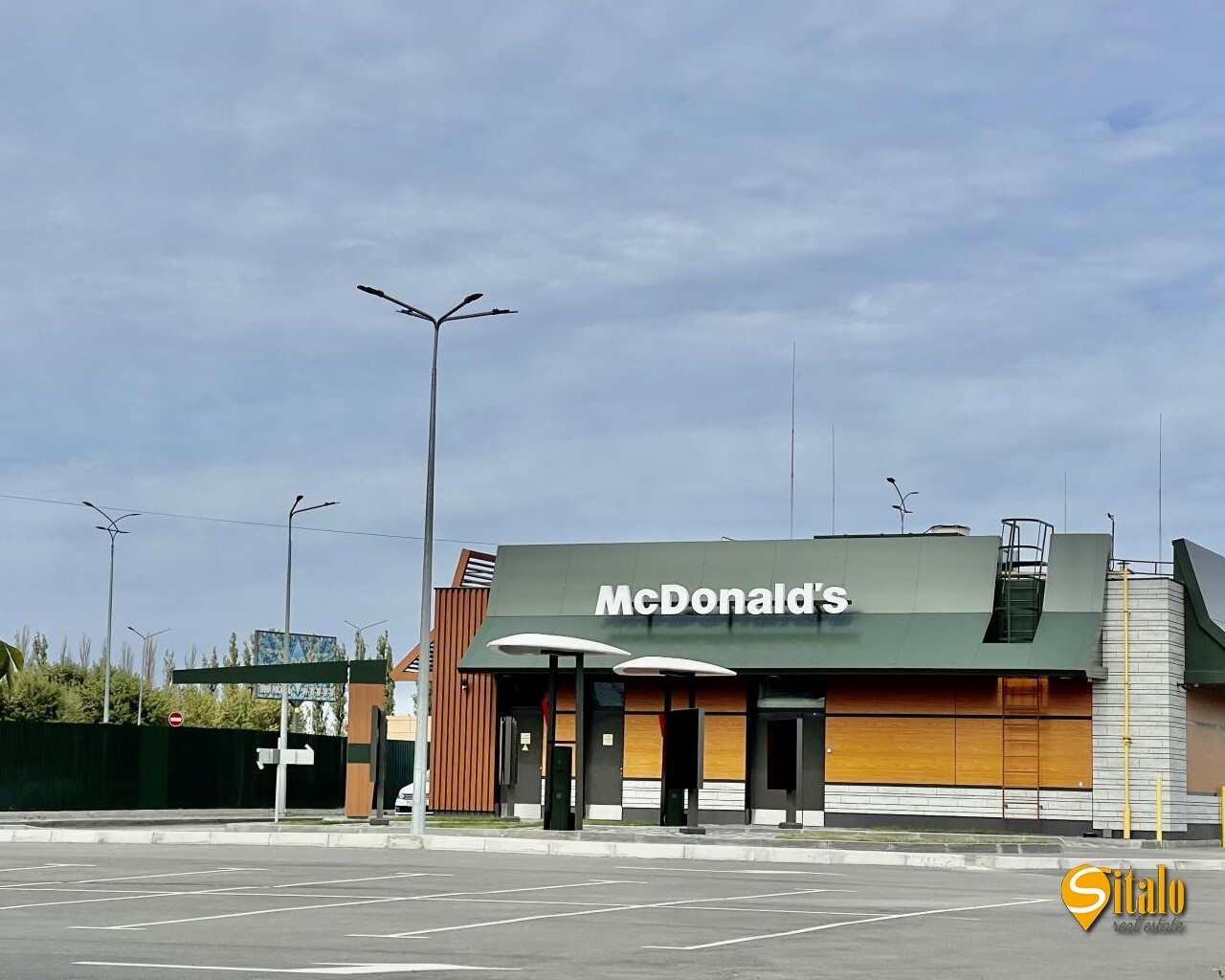 Продаж будинку 300 м²
