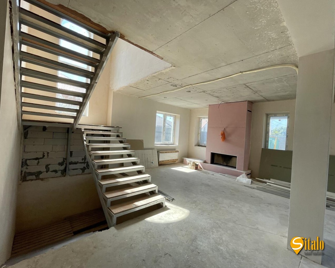Продаж будинку 300 м²