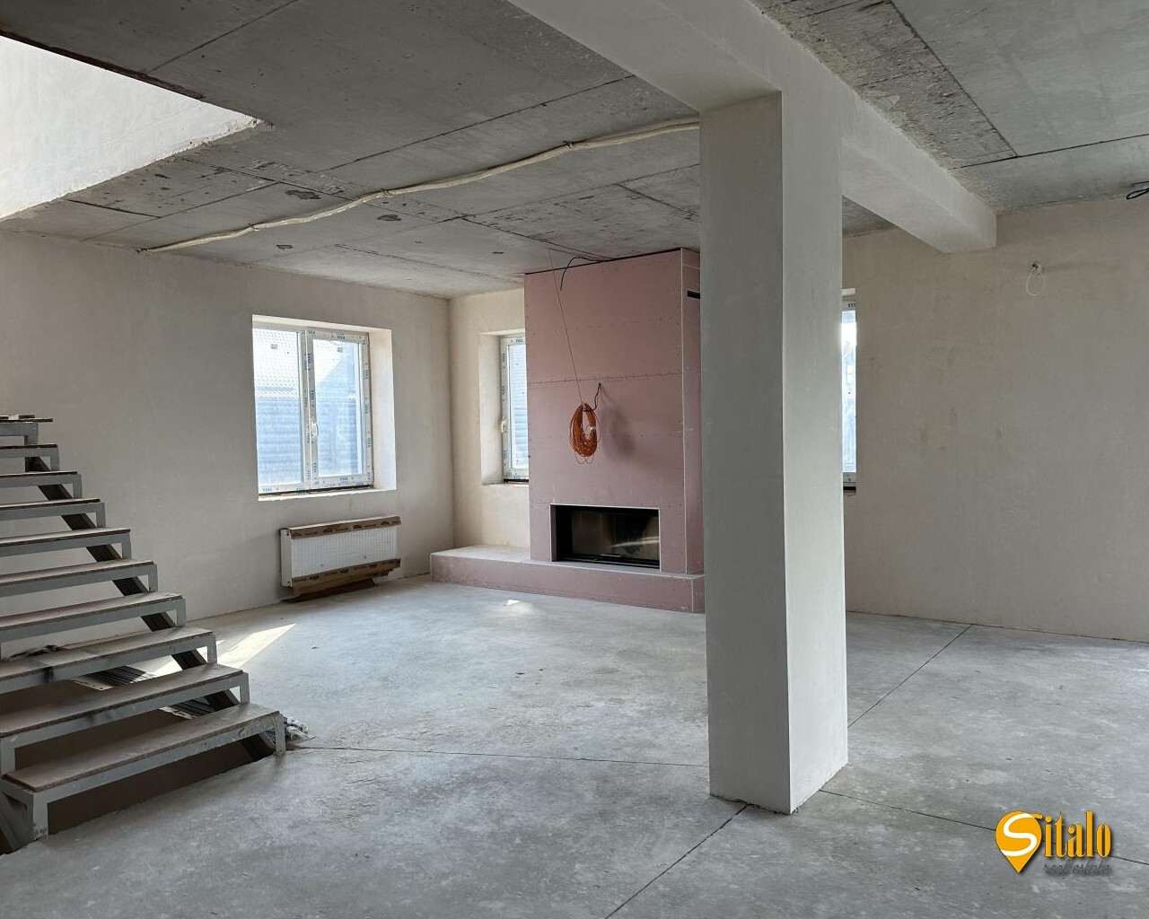 Продаж будинку 300 м²
