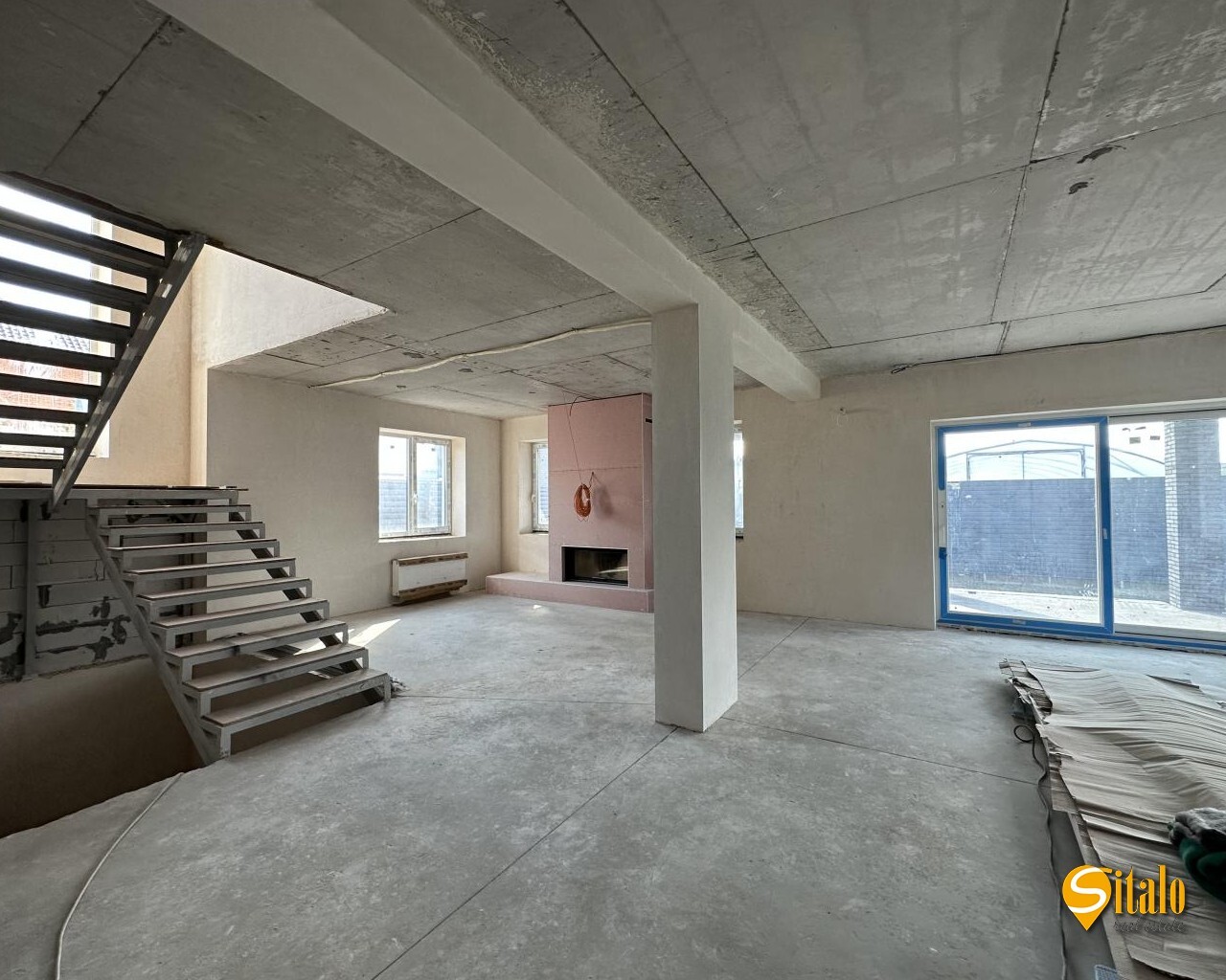 Продаж будинку 300 м²