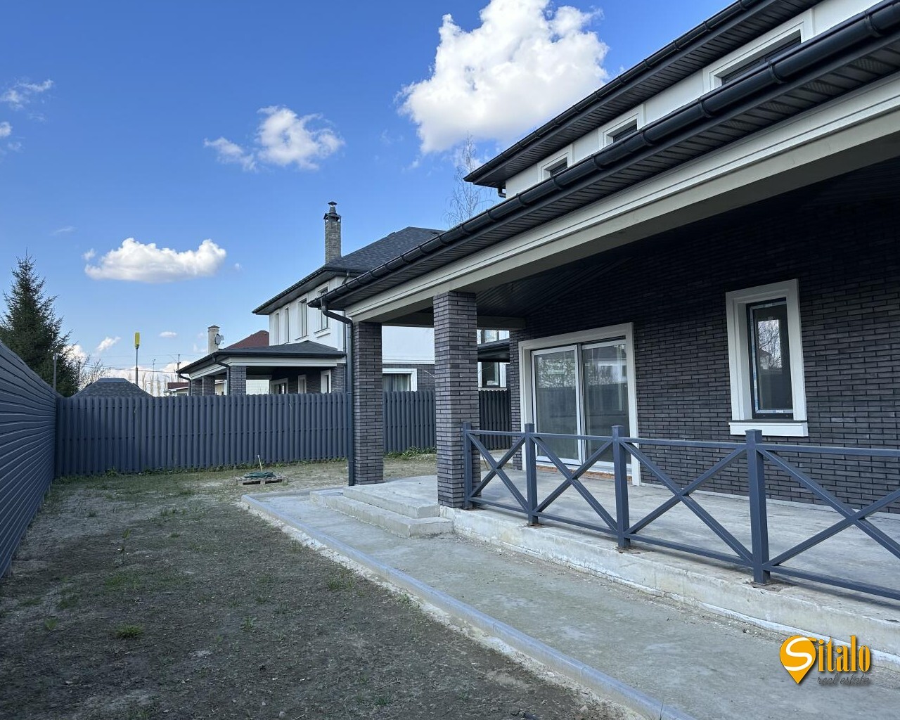 Продаж будинку 300 м²
