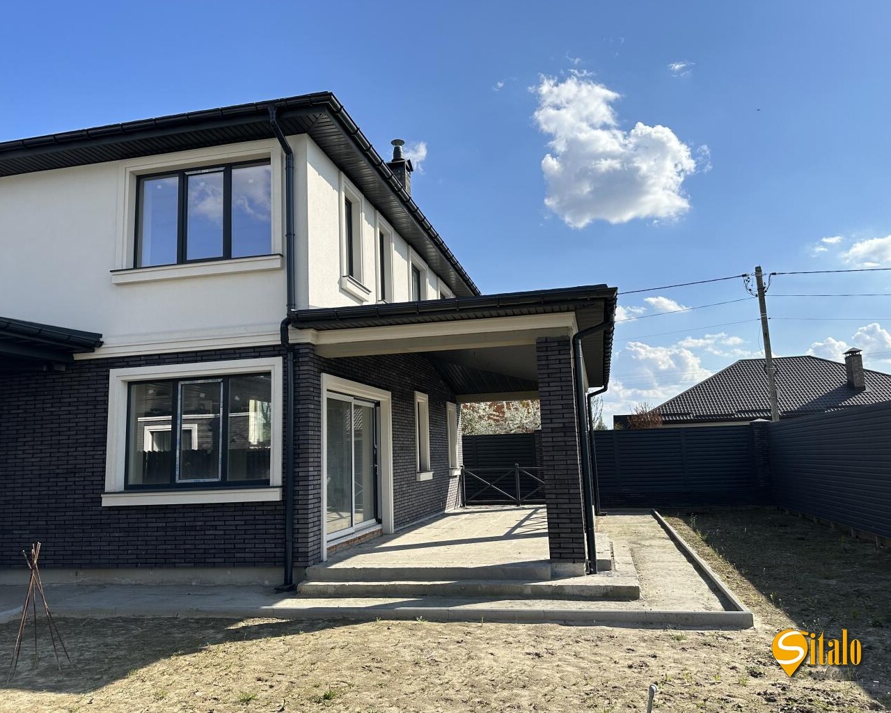 Продаж будинку 300 м²