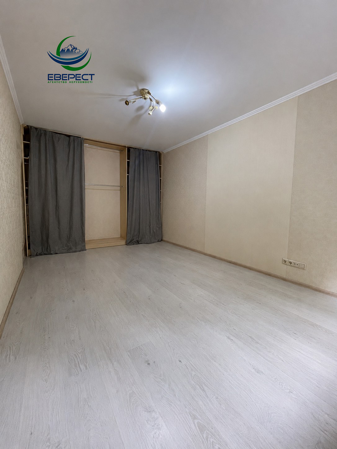 Продаж 2-кімнатної квартири 47.5 м², Кравчука вул.