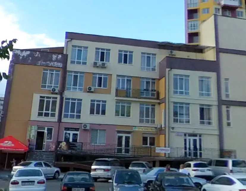 Продаж 2-кімнатної квартири 68 м², Булгакова вул., 12