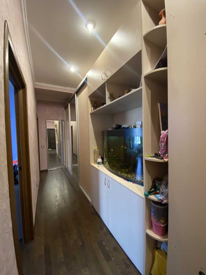 Продаж 2-кімнатної квартири 68 м², Булгакова вул., 12