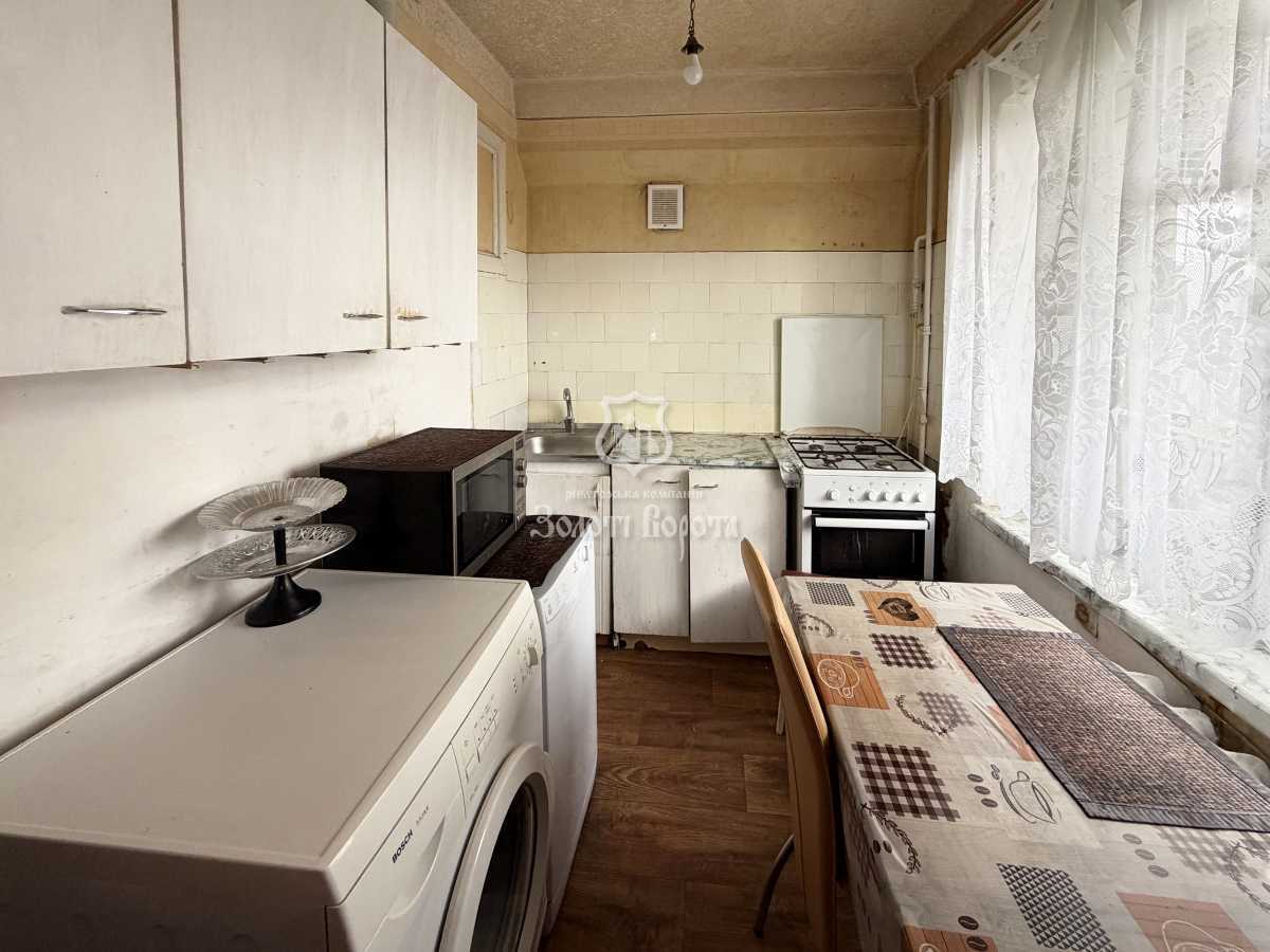 Продаж 3-кімнатної квартири 63.2 м², Івана Миколайчука вул., 7А