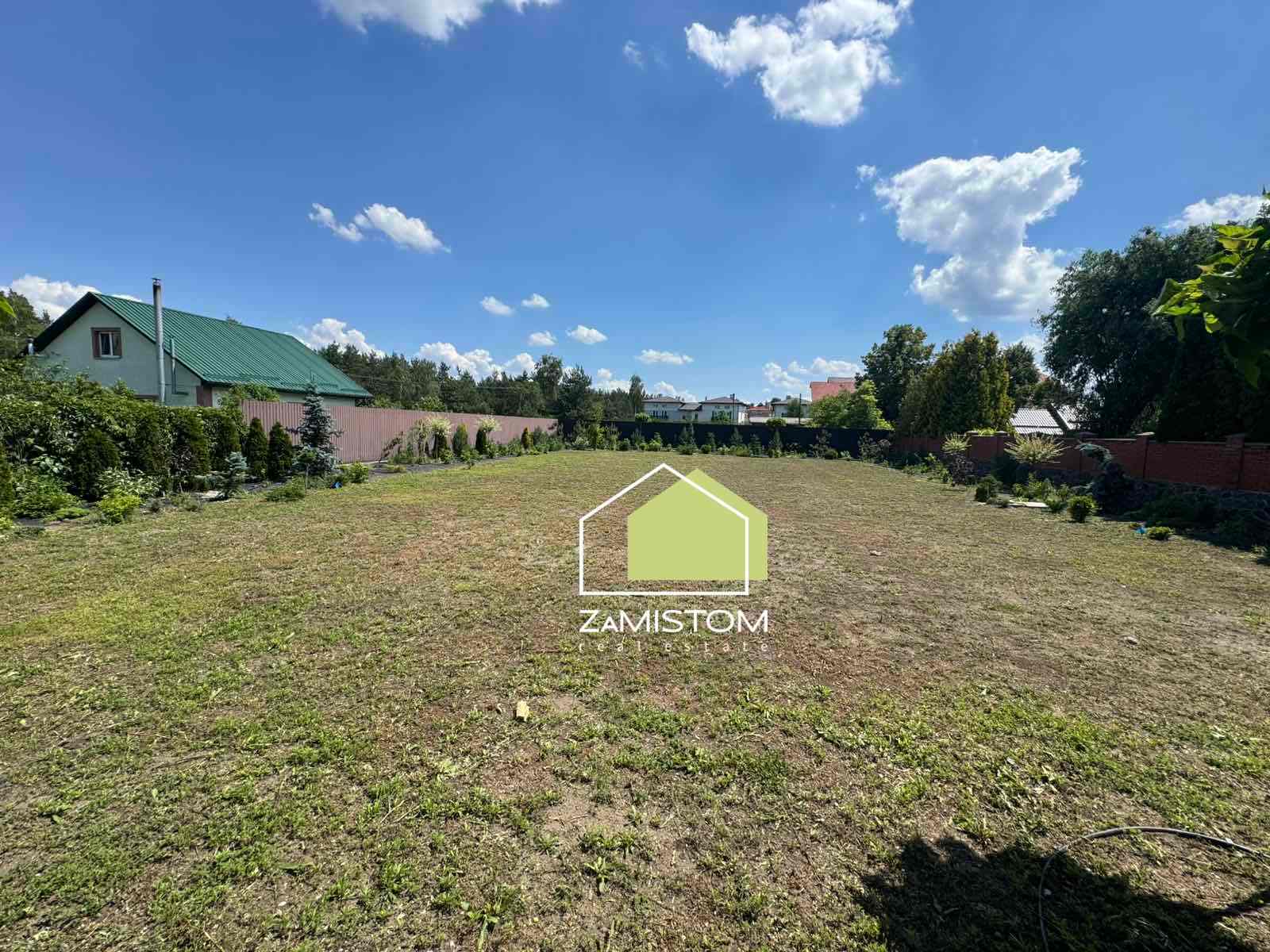 Продаж будинку 261 м²