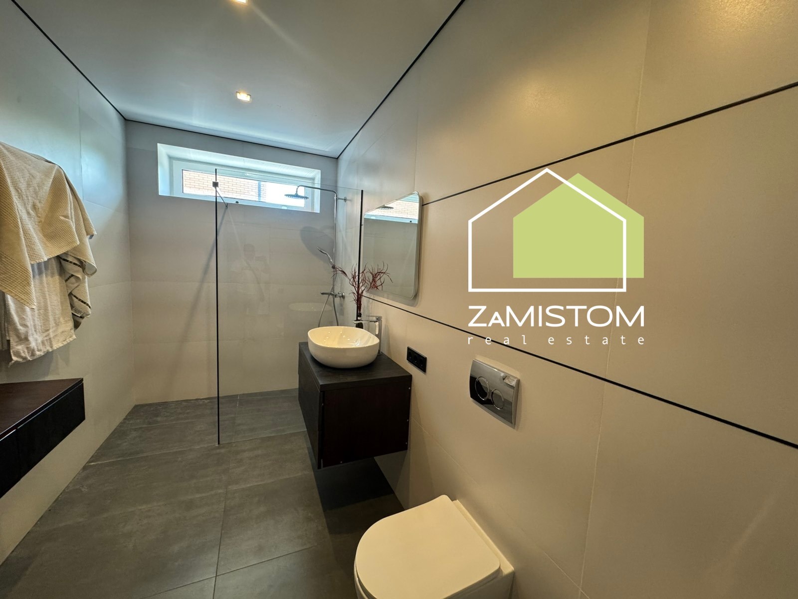 Продаж будинку 261 м²