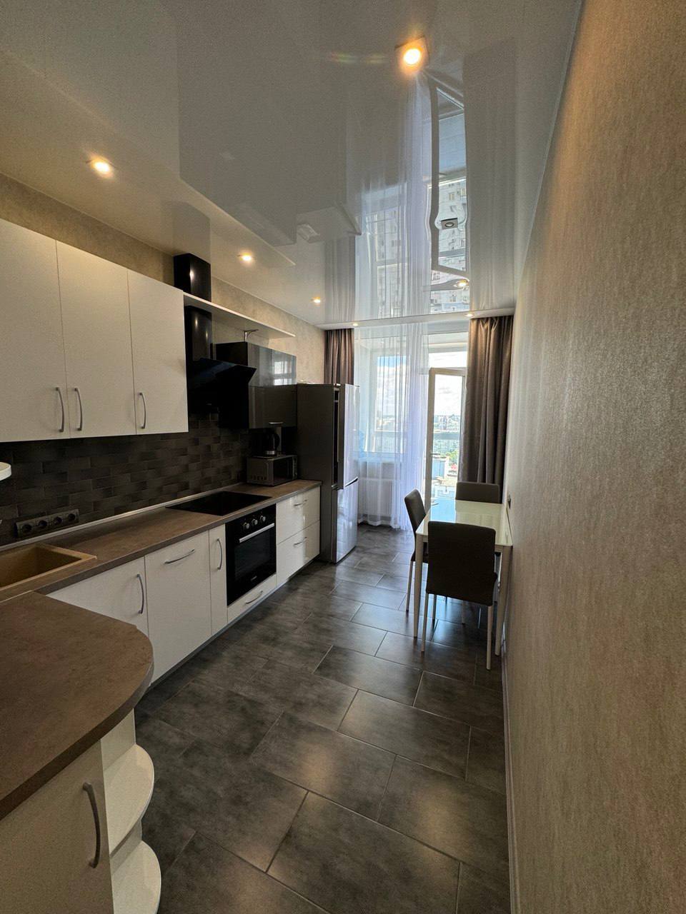 Аренда 1-комнатной квартиры 52 м², Драгоманова ул., 2