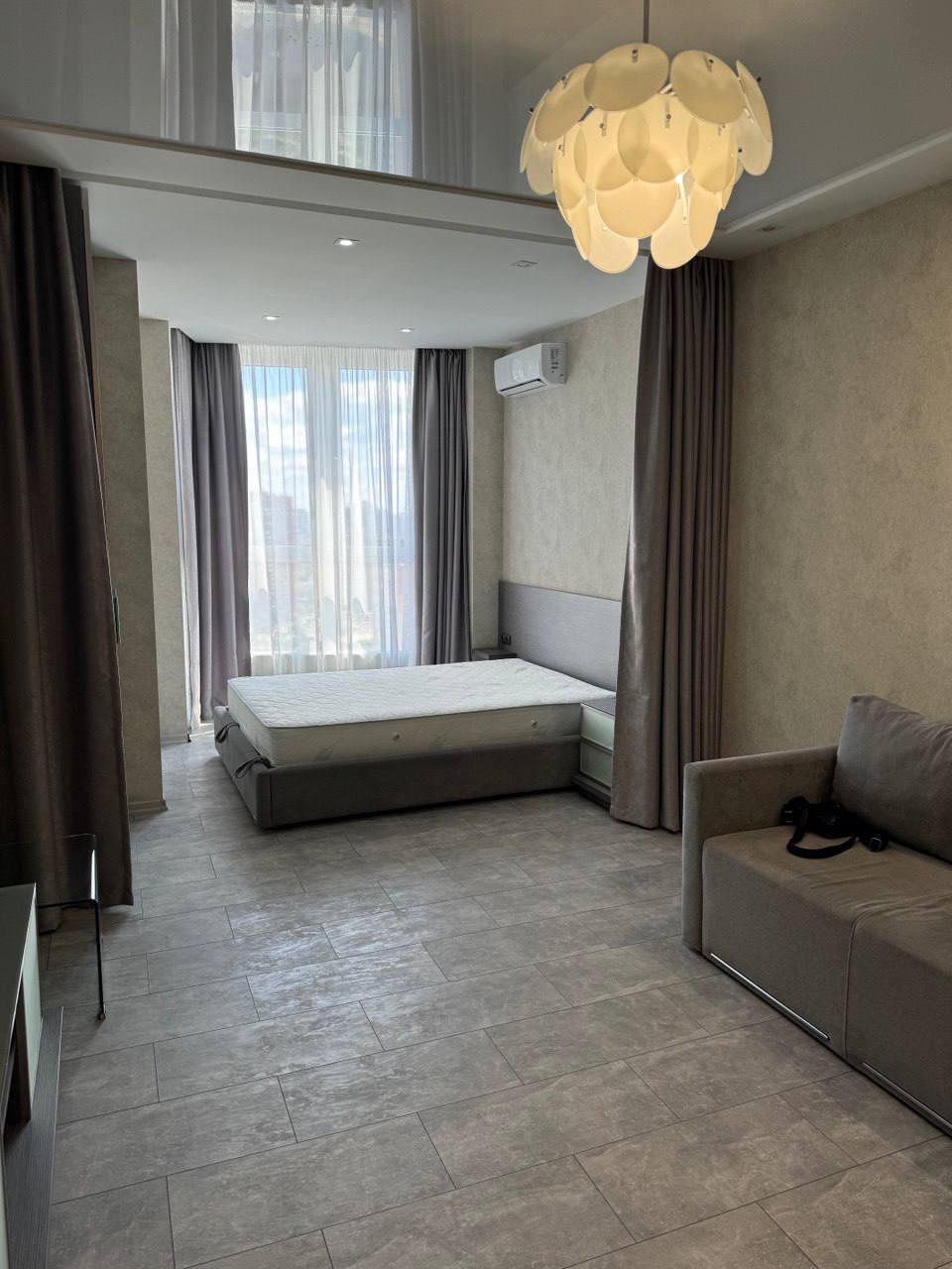 Аренда 1-комнатной квартиры 52 м², Драгоманова ул., 2