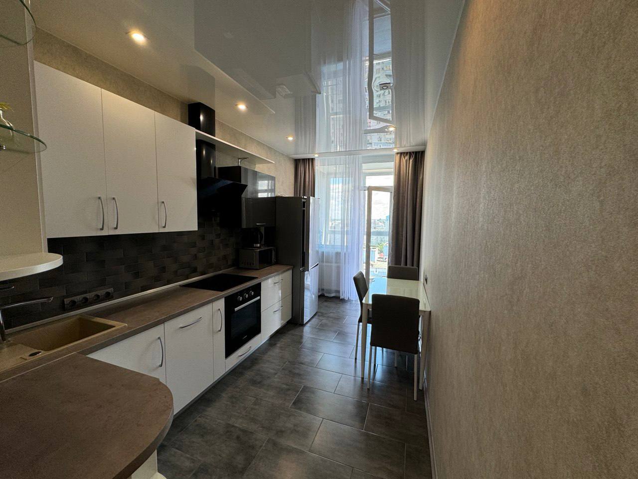 Аренда 1-комнатной квартиры 52 м², Драгоманова ул., 2