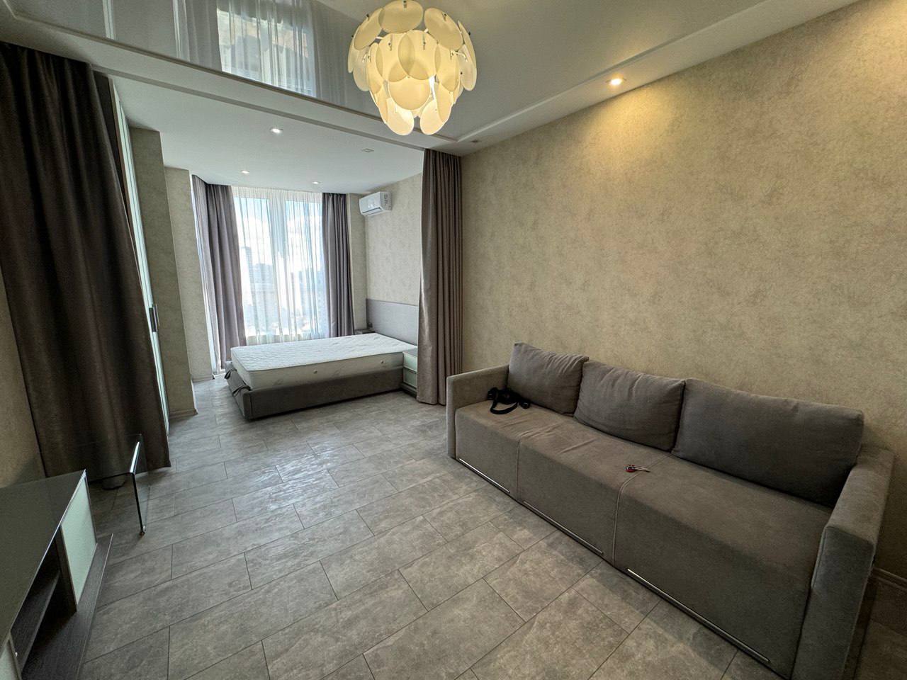 Аренда 1-комнатной квартиры 52 м², Драгоманова ул., 2