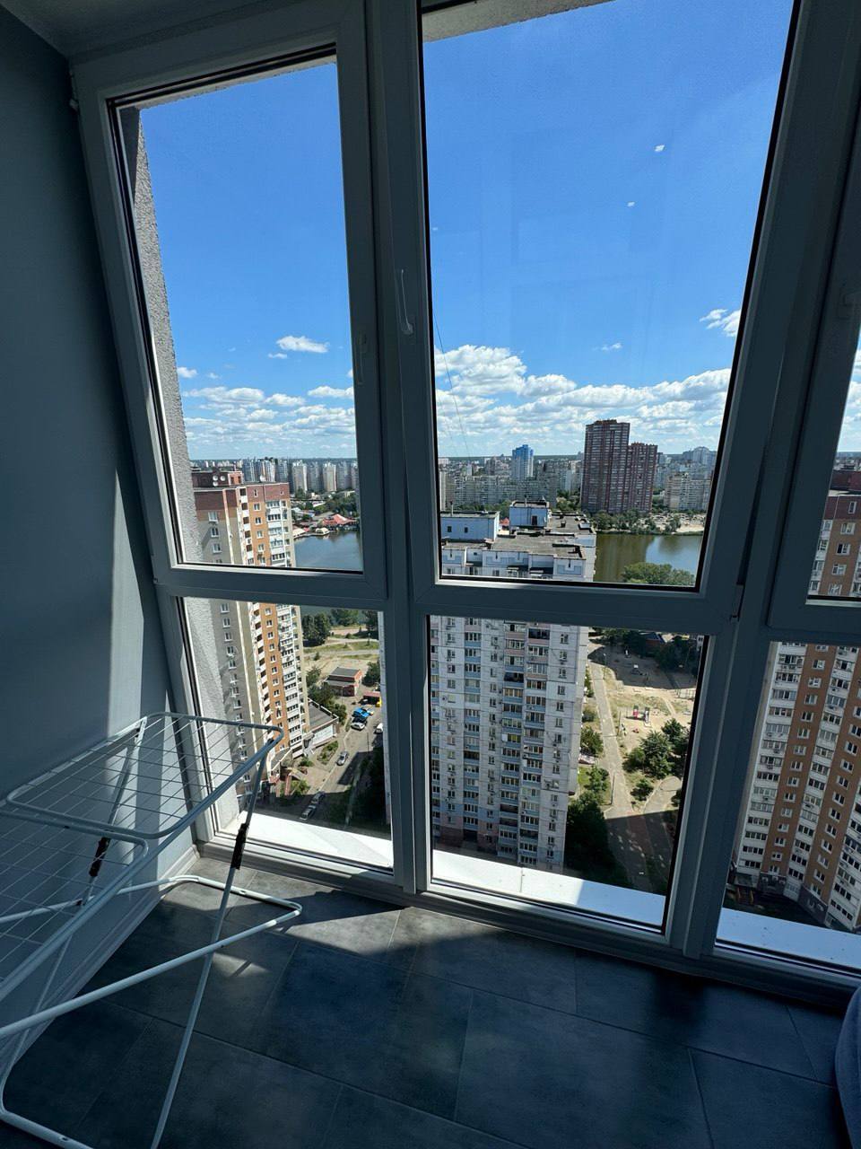 Аренда 1-комнатной квартиры 52 м², Драгоманова ул., 2