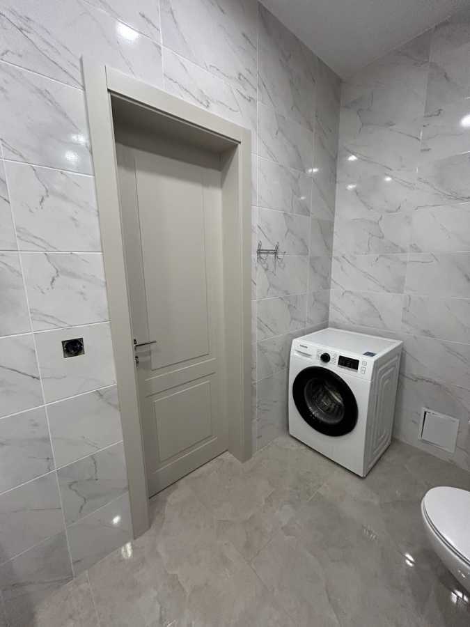 Продаж 3-кімнатної квартири 101 м², Кирило-Мефодіївська вул., 2