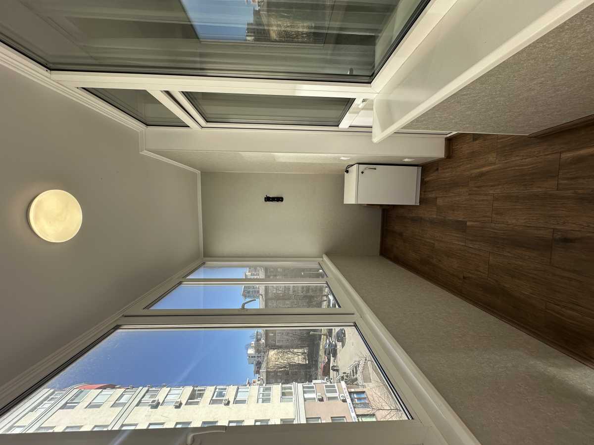 Продаж 1-кімнатної квартири 52 м², Михайла Донця вул., Ломоносова, 48