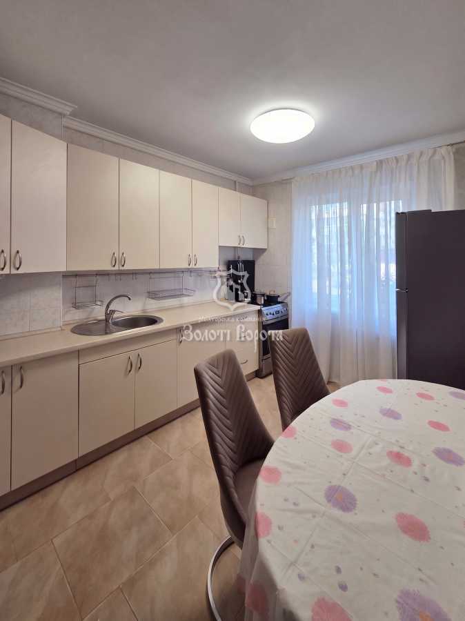 Продаж 3-кімнатної квартири 70 м², Героїв Дніпра вул., 36Б