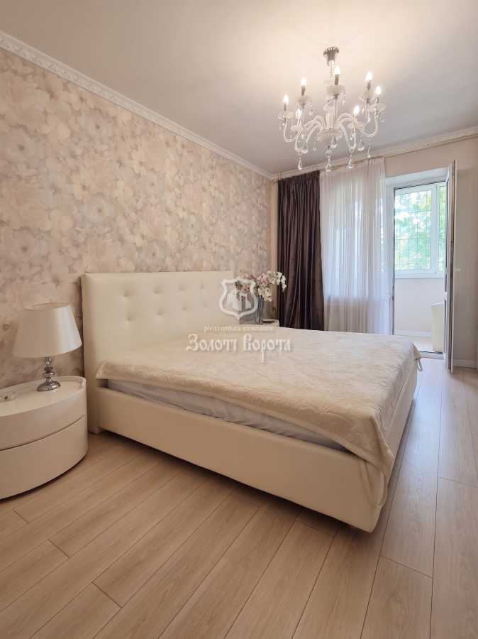 Продаж 3-кімнатної квартири 70 м², Героїв Дніпра вул., 36Б