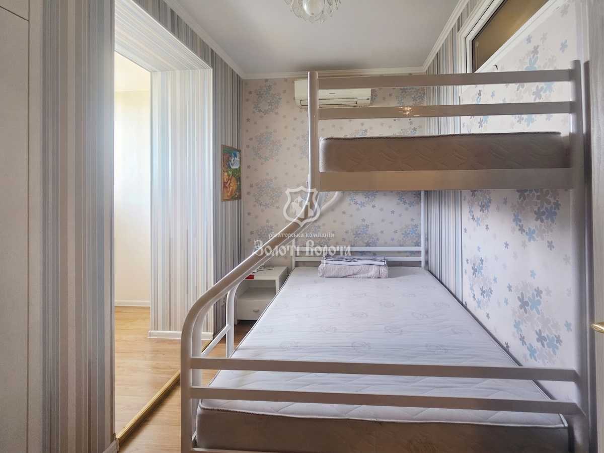 Продаж 2-кімнатної квартири 57.1 м², Голосіївська вул., 13а