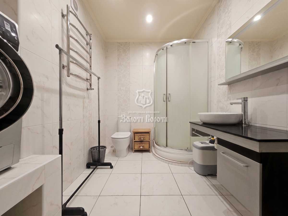 Продаж 2-кімнатної квартири 57.1 м², Голосіївська вул., 13а