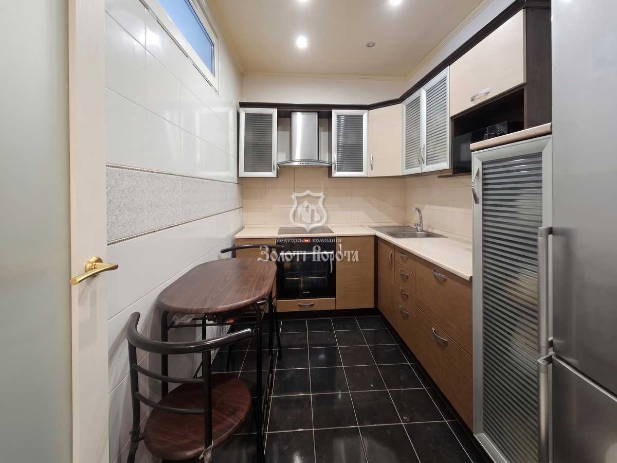 Продаж 2-кімнатної квартири 57.1 м², Голосіївська вул., 13а