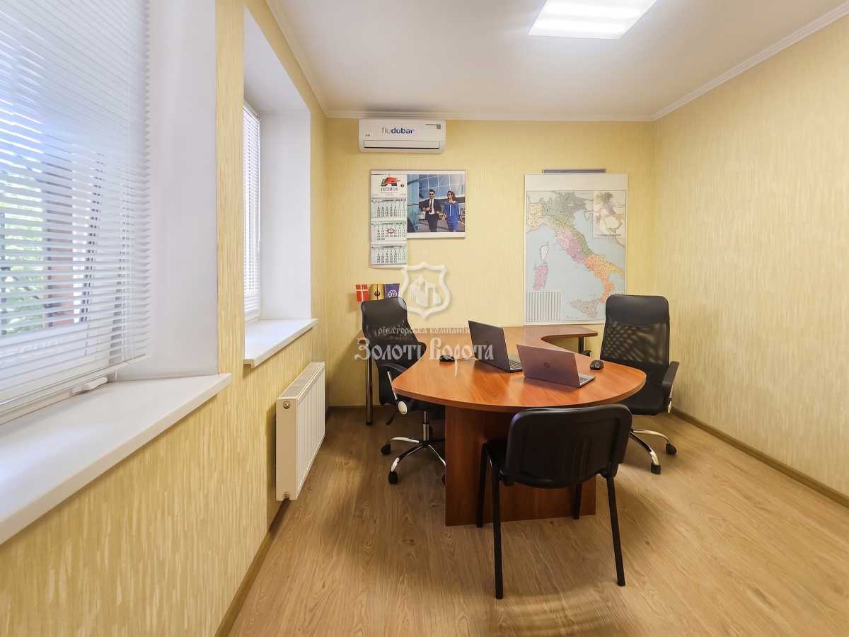 Продаж офісу 55.5 м², Голосіївська вул., 13а