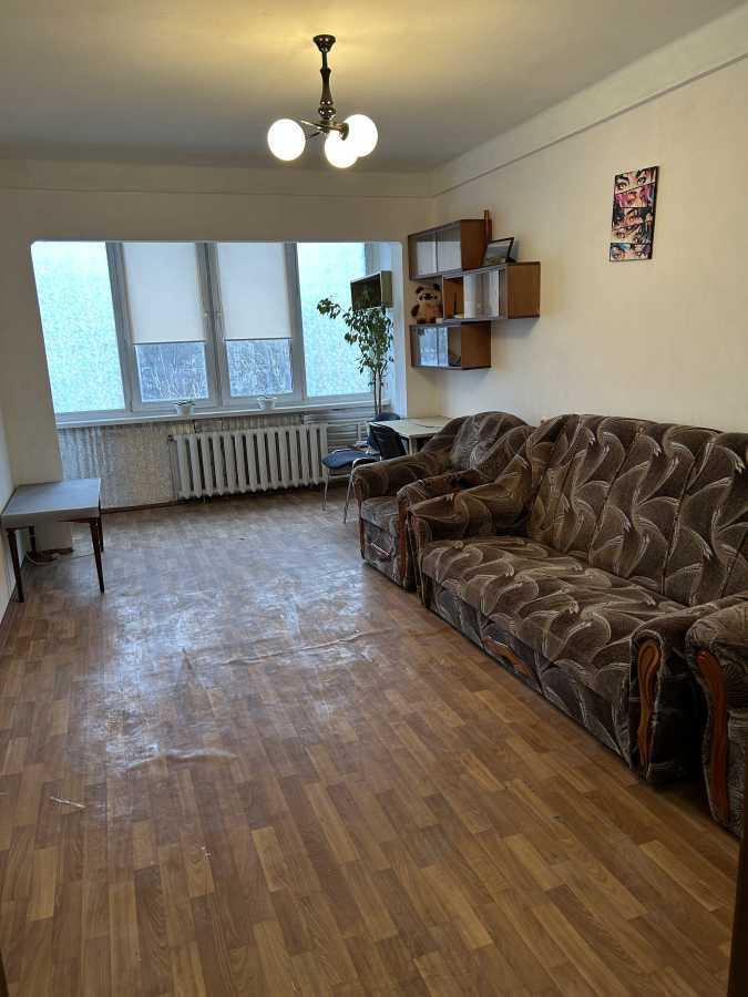 Продаж 1-кімнатної квартири 43 м², Петропавлівська вул., 6
