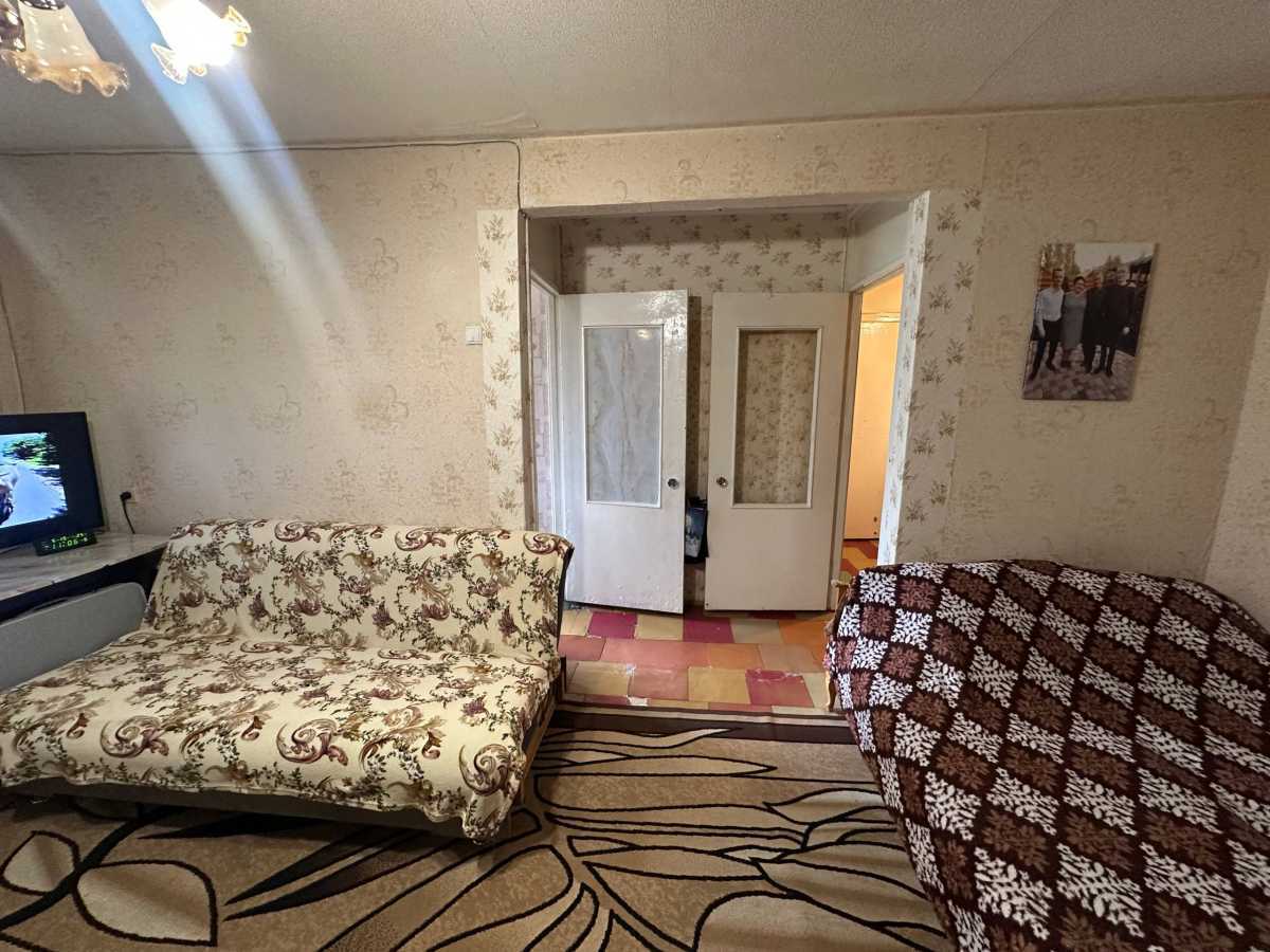 Продажа 3-комнатной квартиры 57 м², Александра Поля просп., 107В