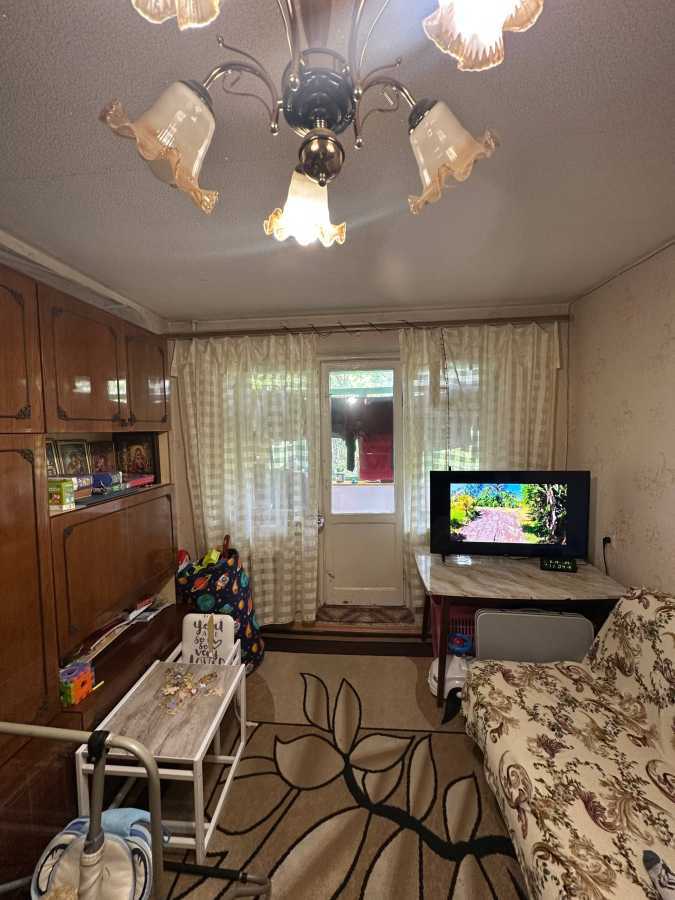 Продажа 3-комнатной квартиры 57 м², Александра Поля просп., 107В