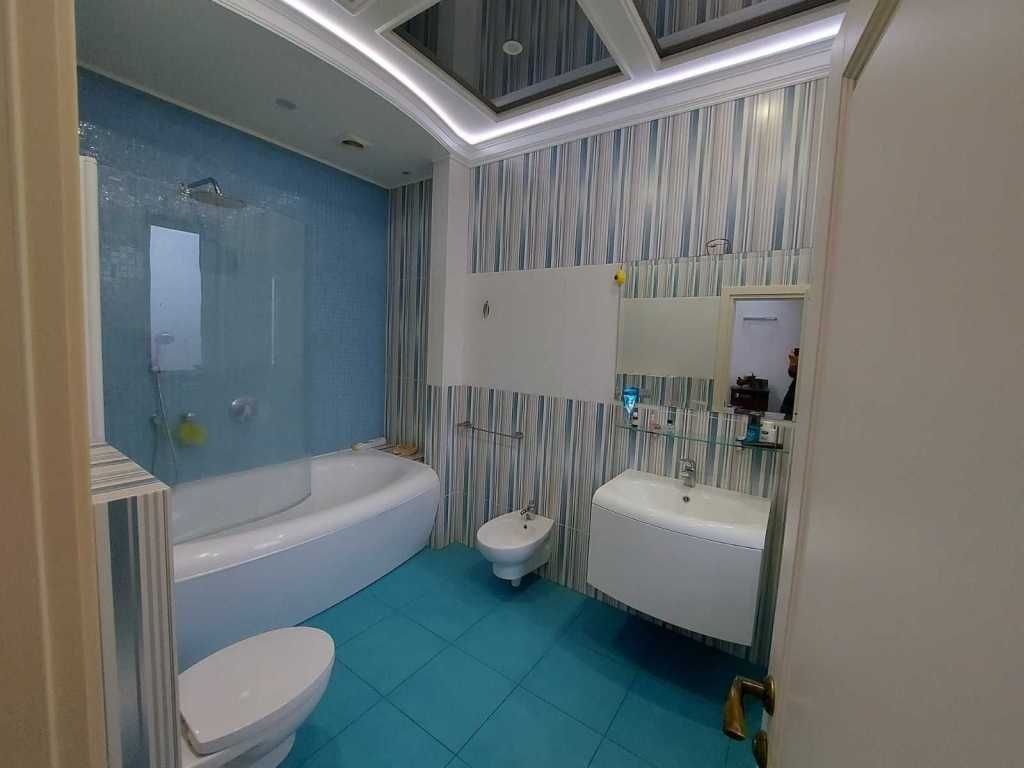 Продажа 5-комнатной квартиры 319 м², Стеценко ул., 80