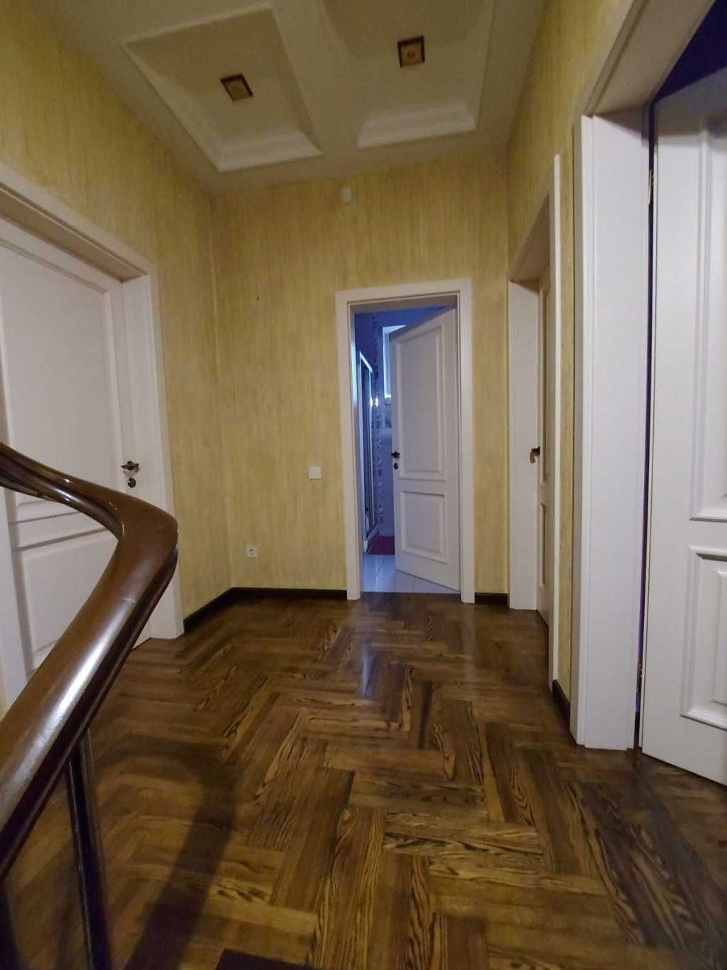 Продажа 5-комнатной квартиры 319 м², Стеценко ул., 80