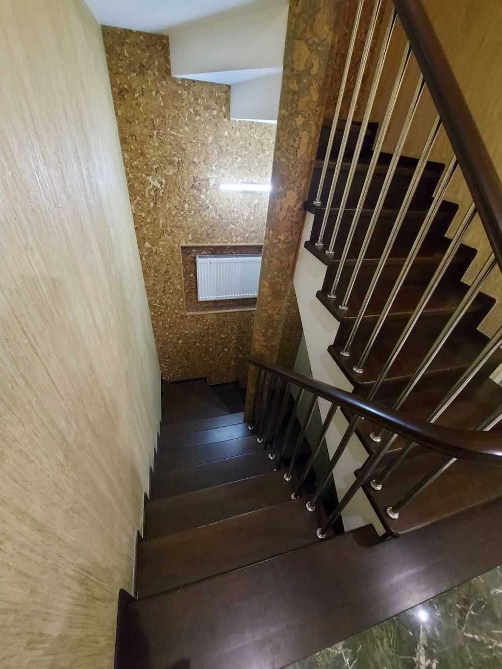 Продажа 5-комнатной квартиры 319 м², Стеценко ул., 80