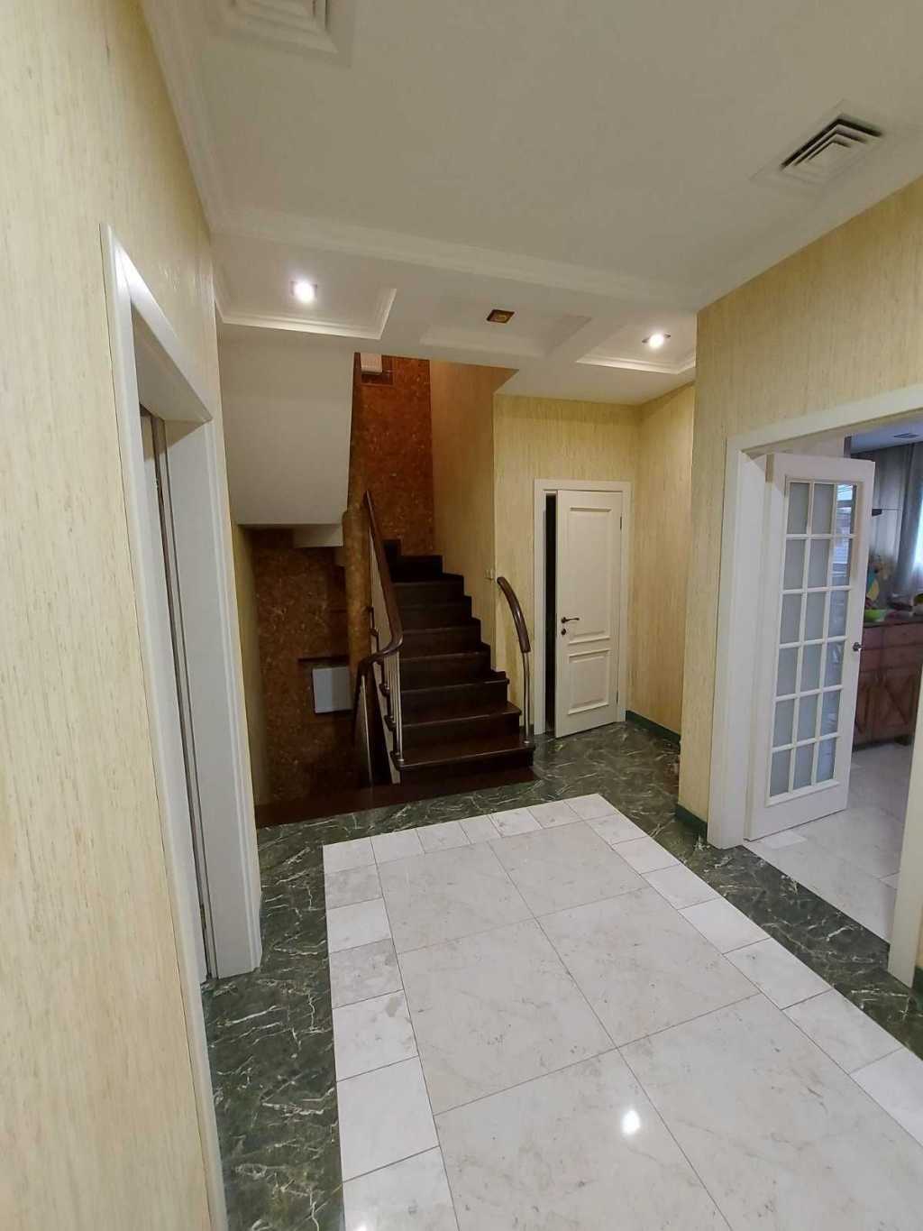 Продажа 5-комнатной квартиры 319 м², Стеценко ул., 80
