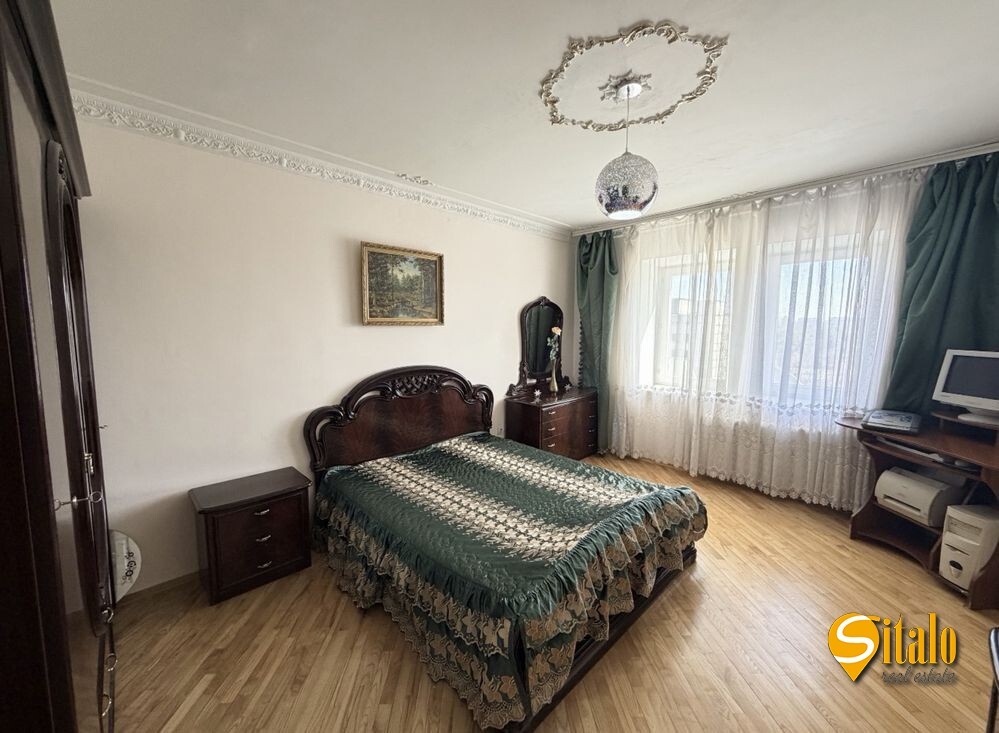 Продаж 3-кімнатної квартири 115 м², Відпочинку вул., 10