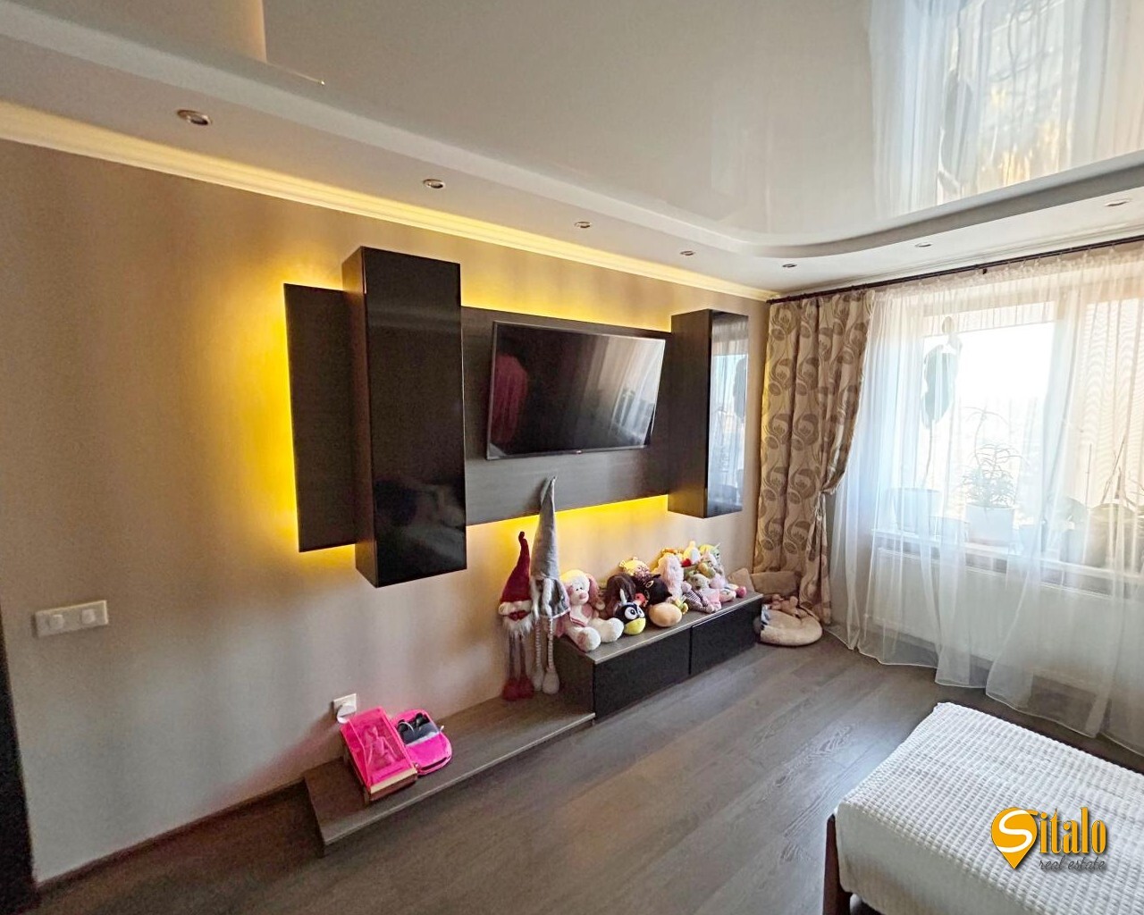 Продажа 2-комнатной квартиры 77 м²