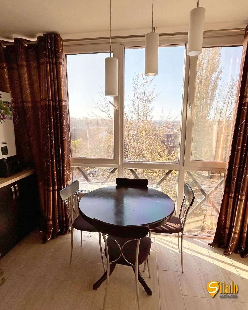 Продажа 2-комнатной квартиры 77 м²