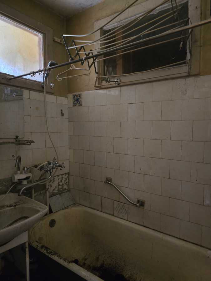 Продаж 3-кімнатної квартири 64 м², Кирилівська вул., 131