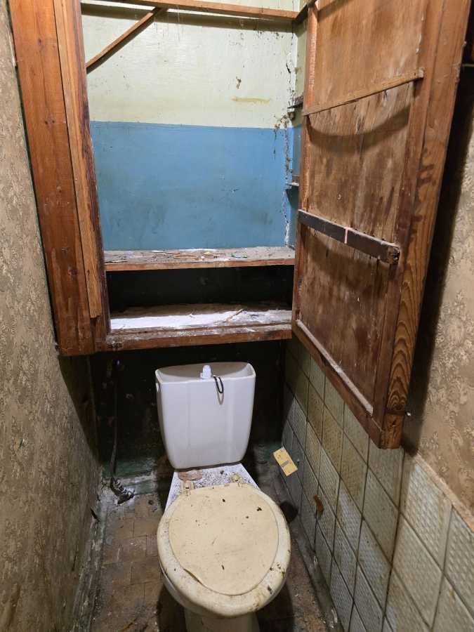 Продаж 3-кімнатної квартири 64 м², Кирилівська вул., 131