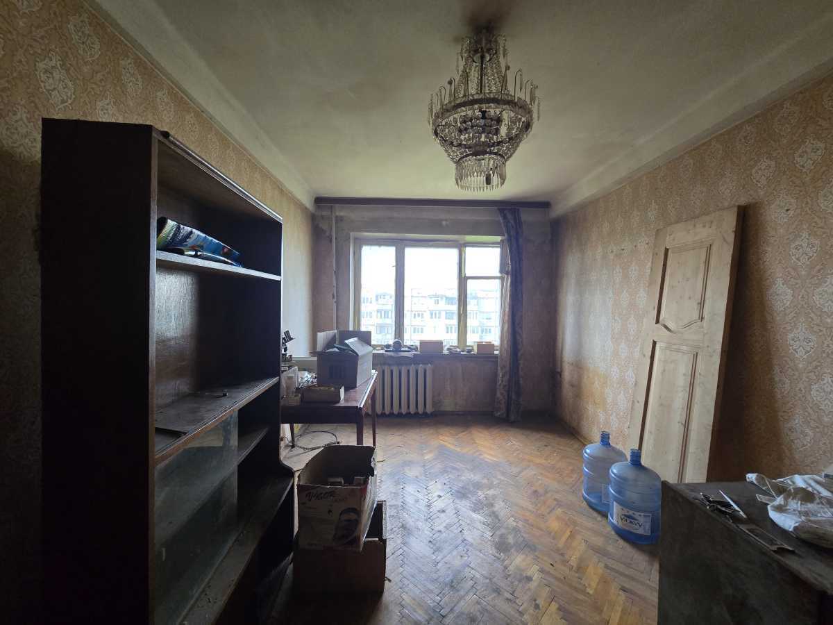 Продаж 3-кімнатної квартири 64 м², Кирилівська вул., 131
