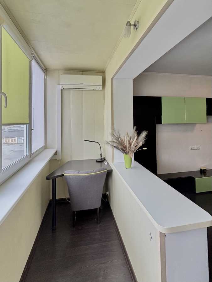 Продаж 2-кімнатної квартири 52.3 м², Бурмистенка вул., 12