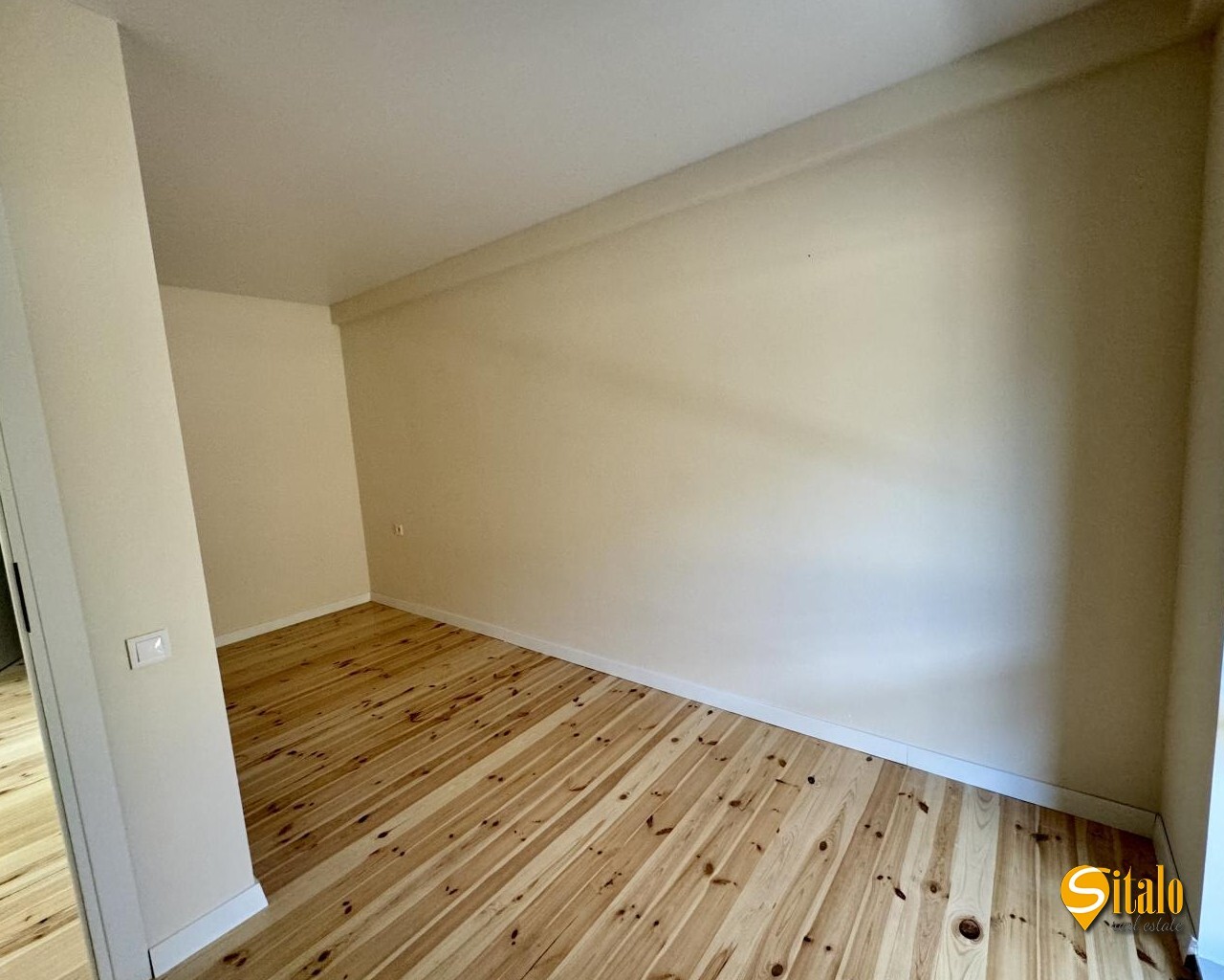 Продаж 3-кімнатної квартири 100 м², 52-а Садова вул.