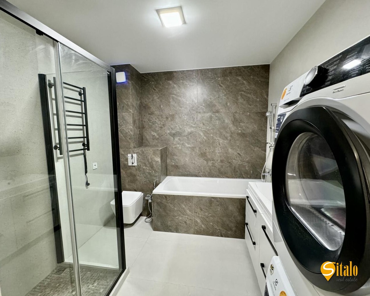 Продаж 3-кімнатної квартири 100 м², 52-а Садова вул.