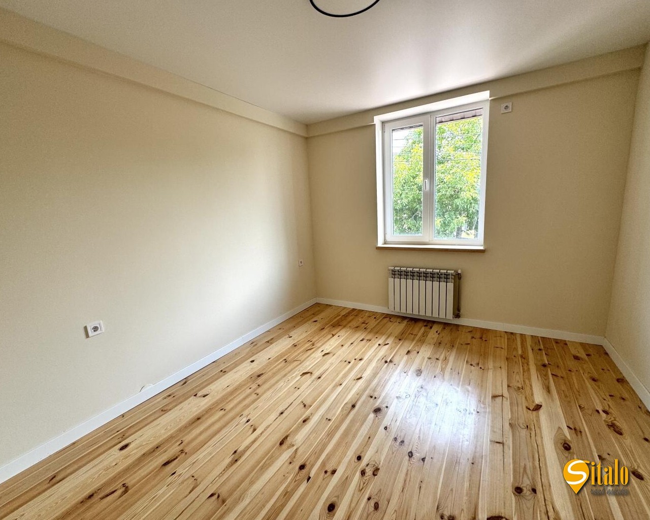 Продаж 3-кімнатної квартири 100 м², 52-а Садова вул.