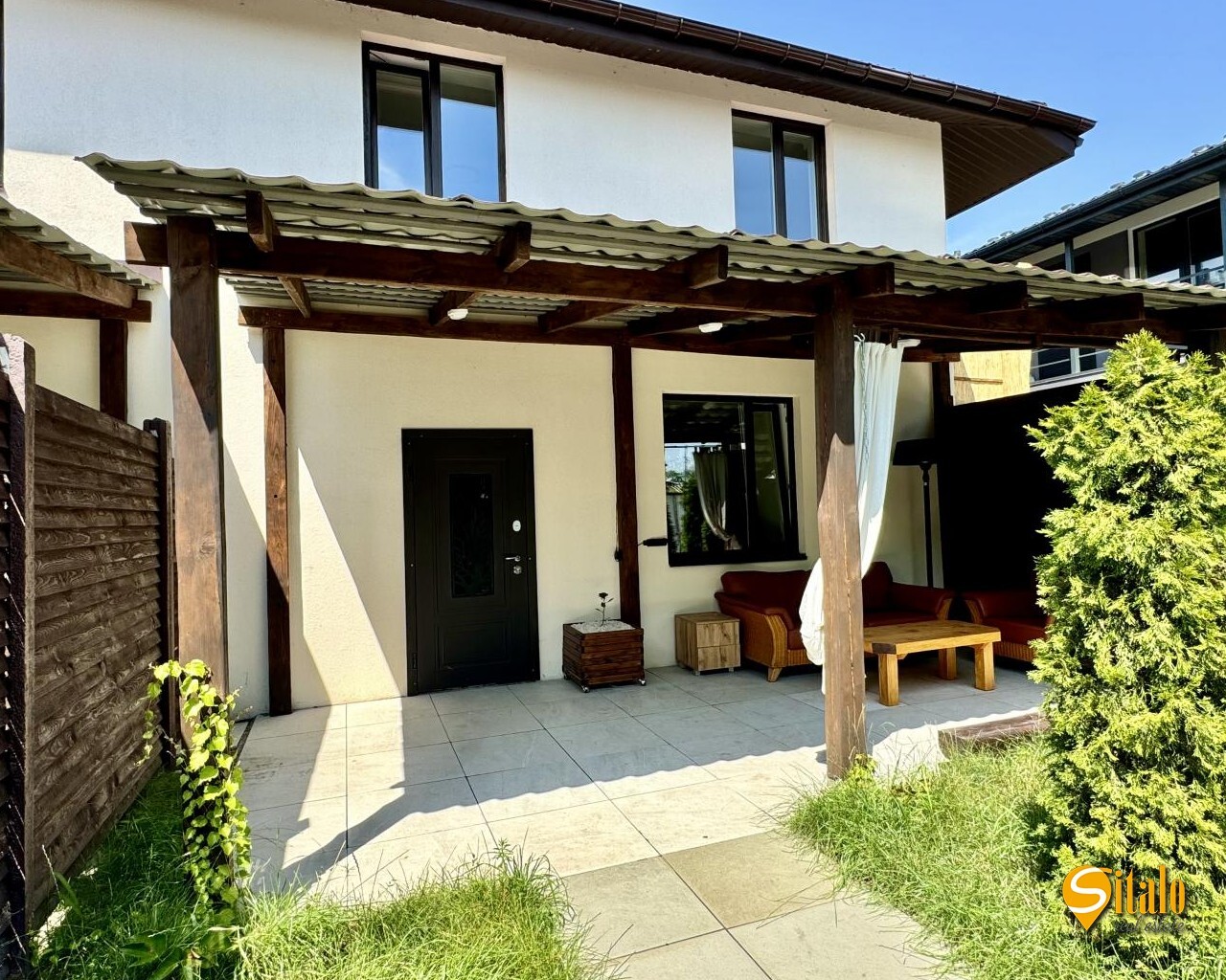 Продаж 3-кімнатної квартири 100 м², 52-а Садова вул.